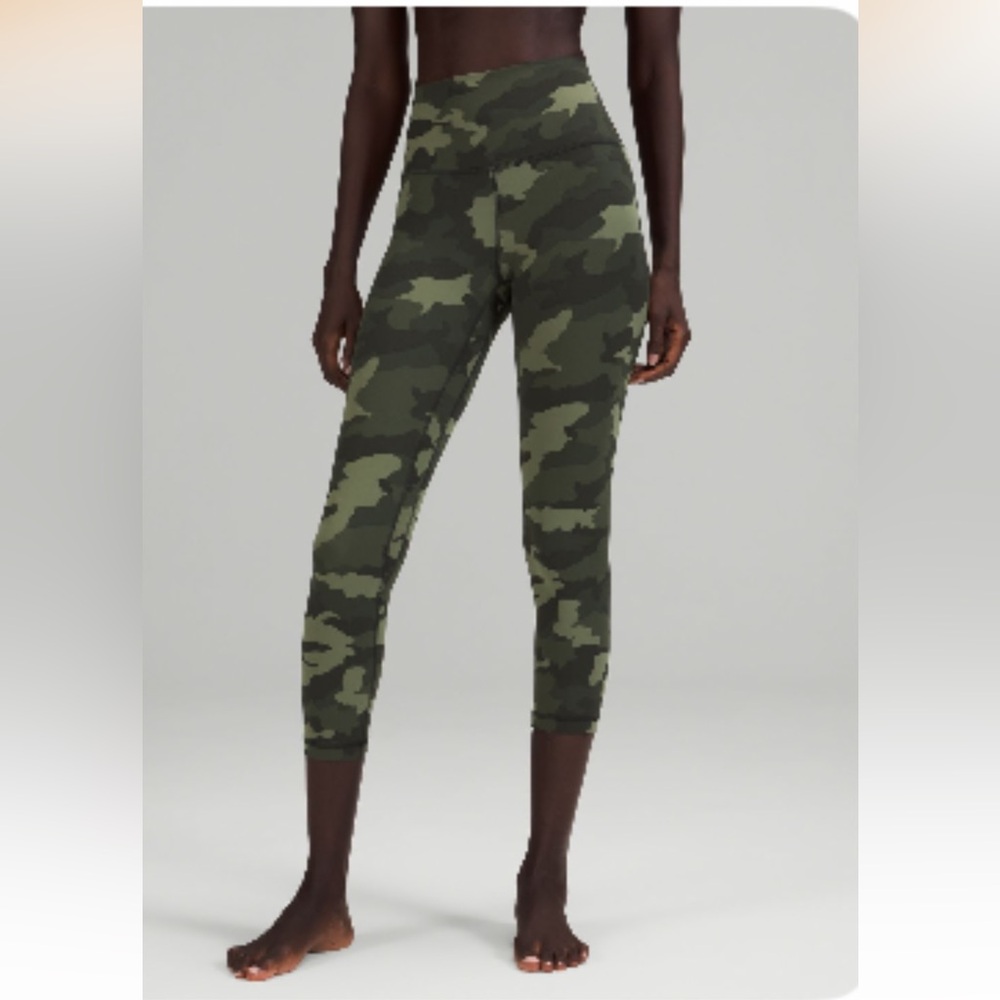 NWOT Lululemon Heritage 365 Camo Medium Olive Multi - Size 4 / 23”